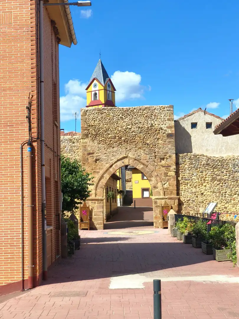 Piso en venta en Almanza con Calefacción