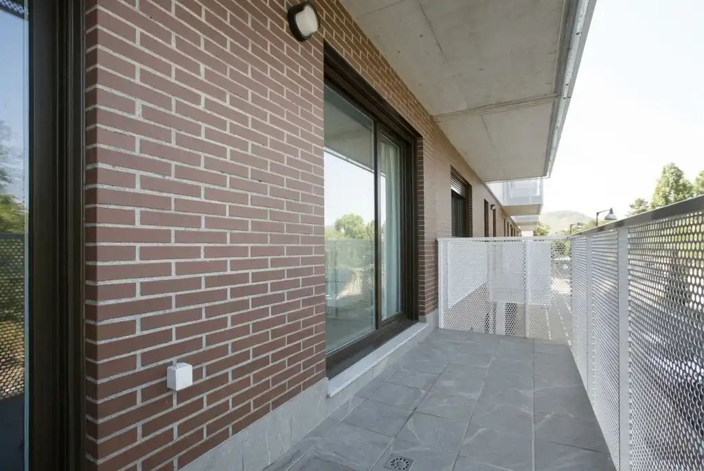 Vista exterior de Piso en venta en Adurtza