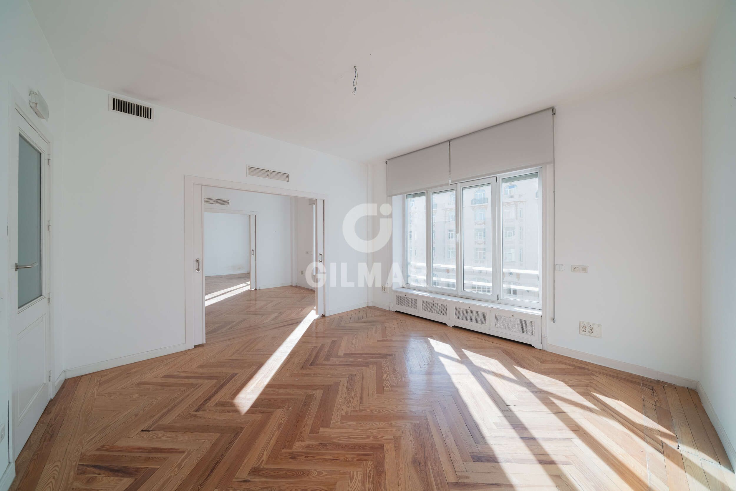 Sala d'estar de Pis en venda en  Madrid Capital amb Calefacció i Traster