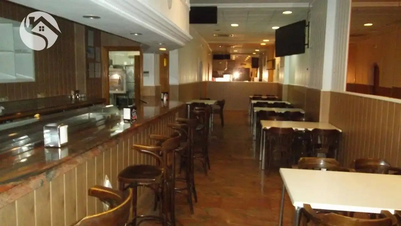 Commercial properties for sale in El Provencio    with Air Conditioner and Heating