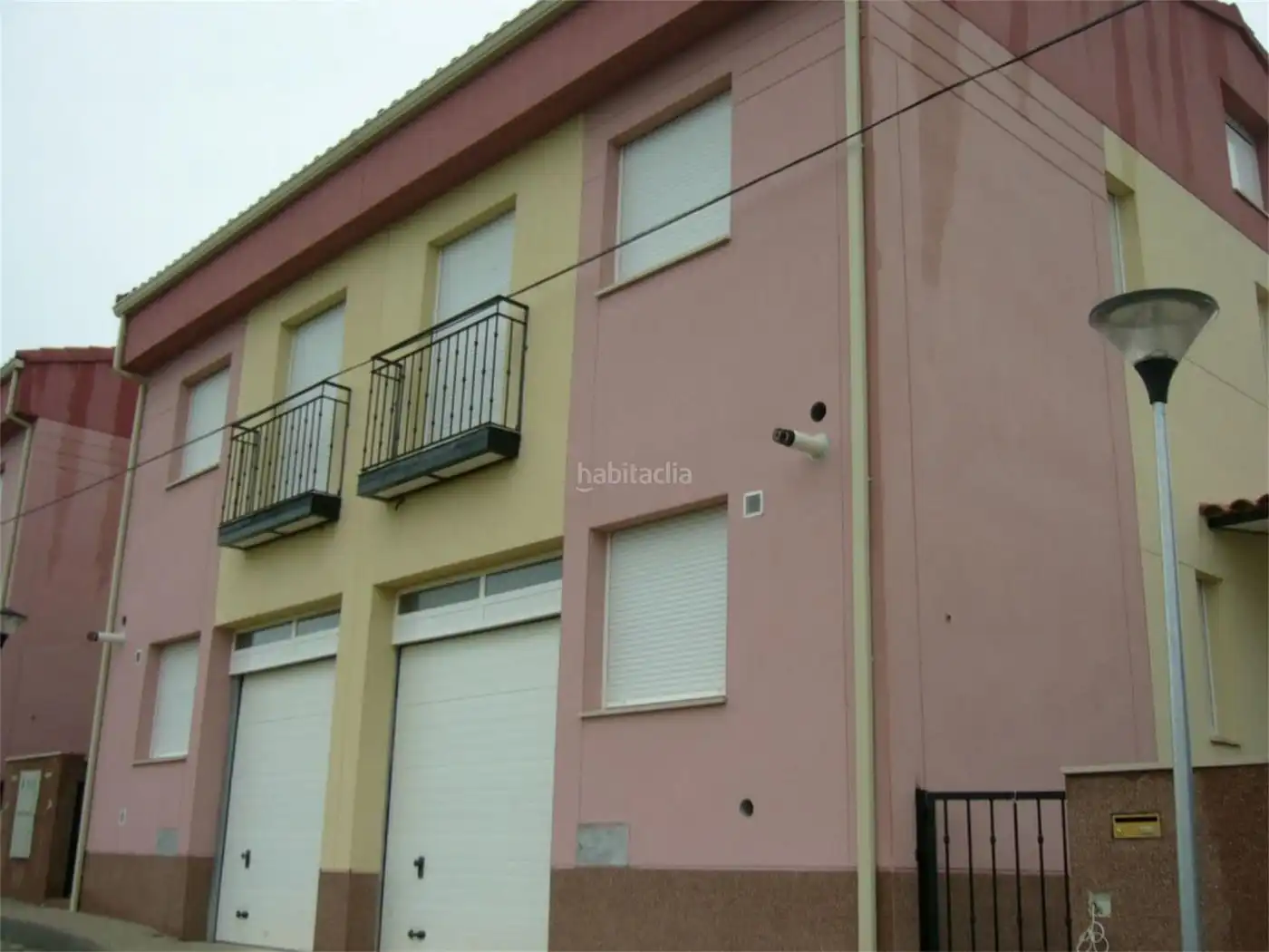 Adossat amb jardí en venda a Calle Báscula 16
