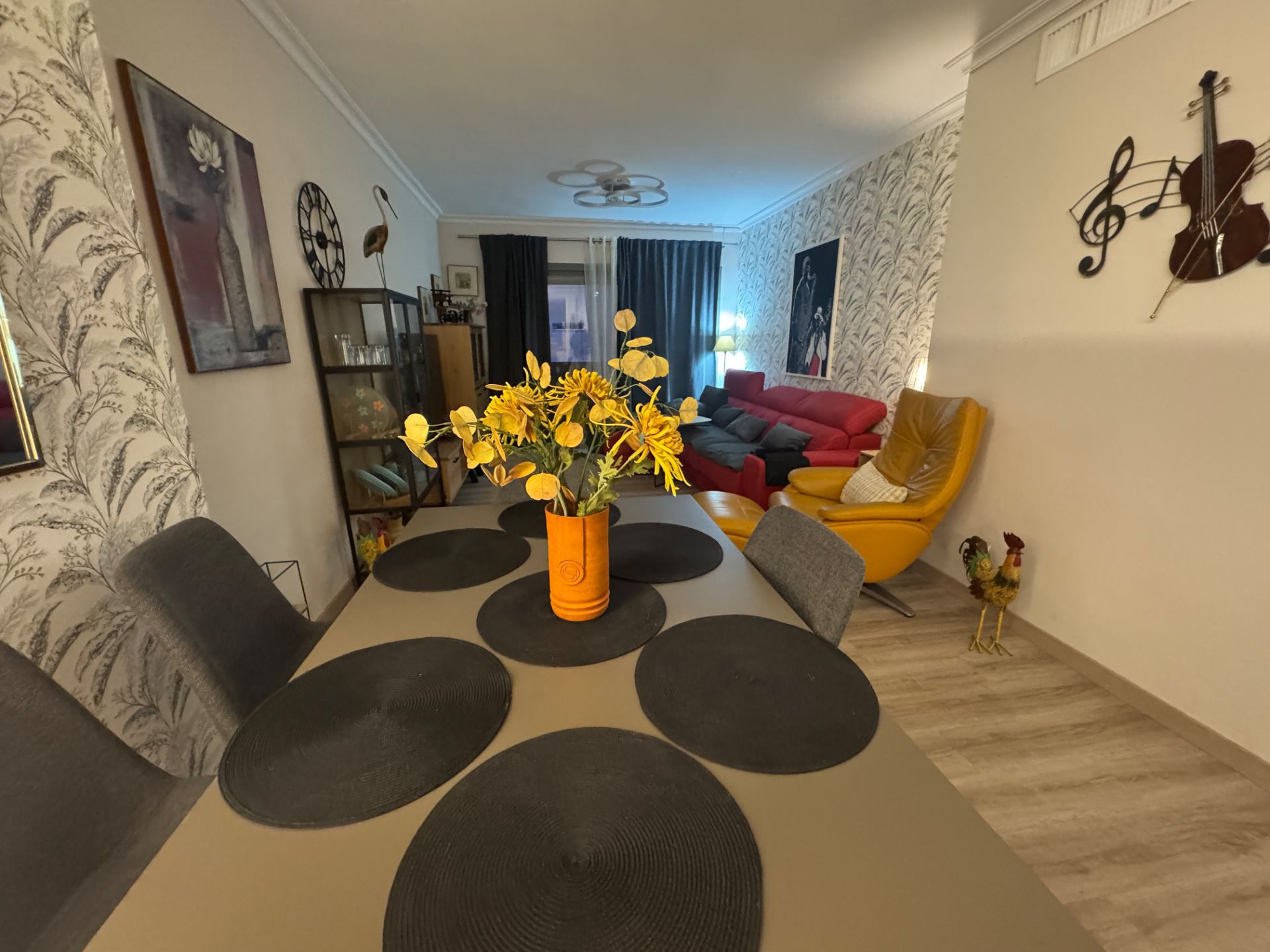 Menjador de Apartament de lloguer en Fuengirola amb Aire condicionat, Calefacció i Terrassa