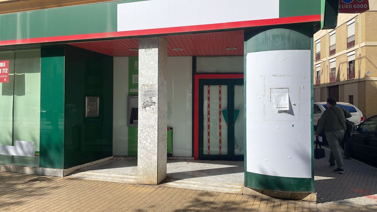 Exterior view of Premises for sale in  Sevilla Capital