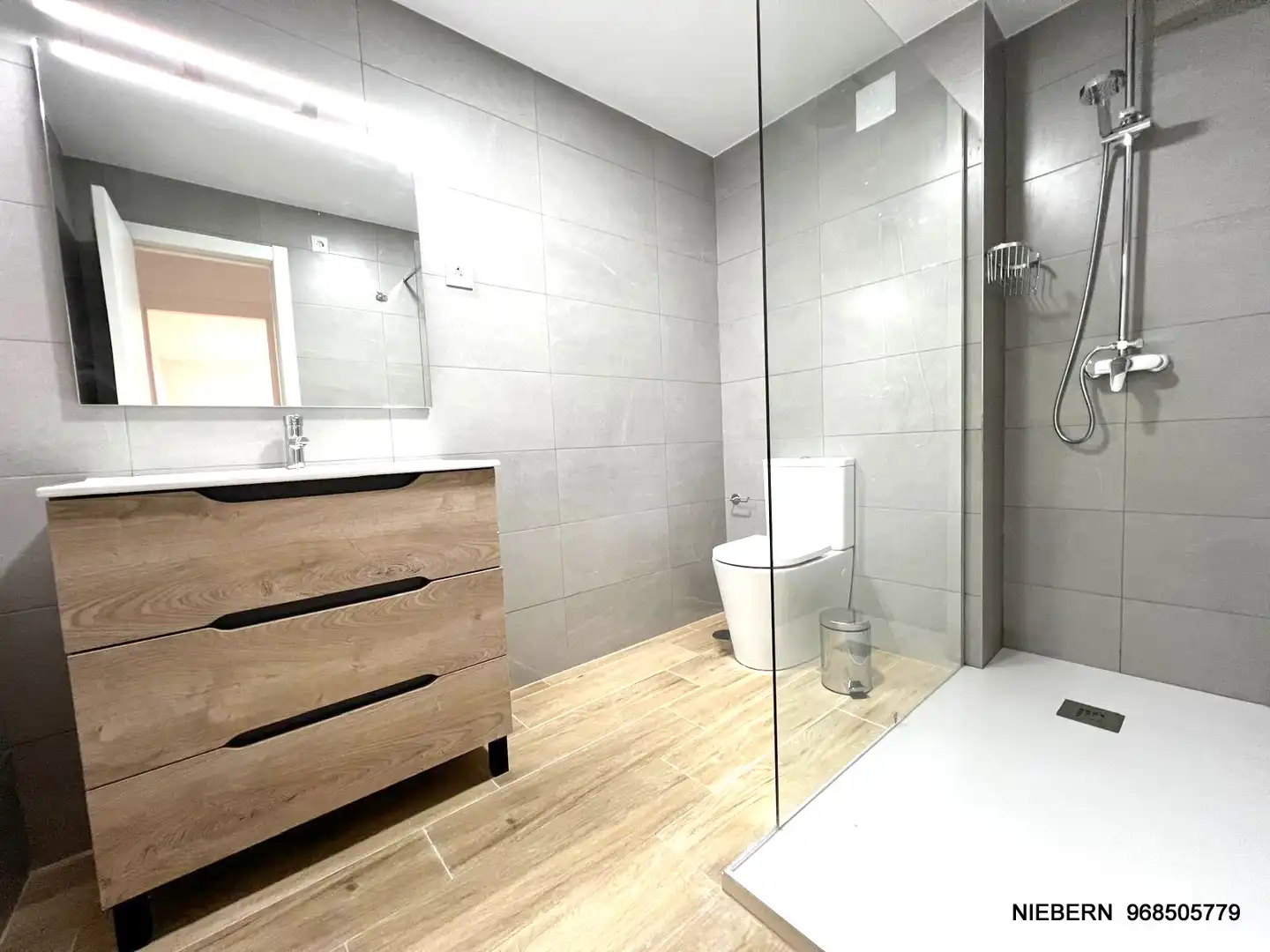 Flat for rent in Paseo Alfonso XIII, 46, Casco Antiguo
