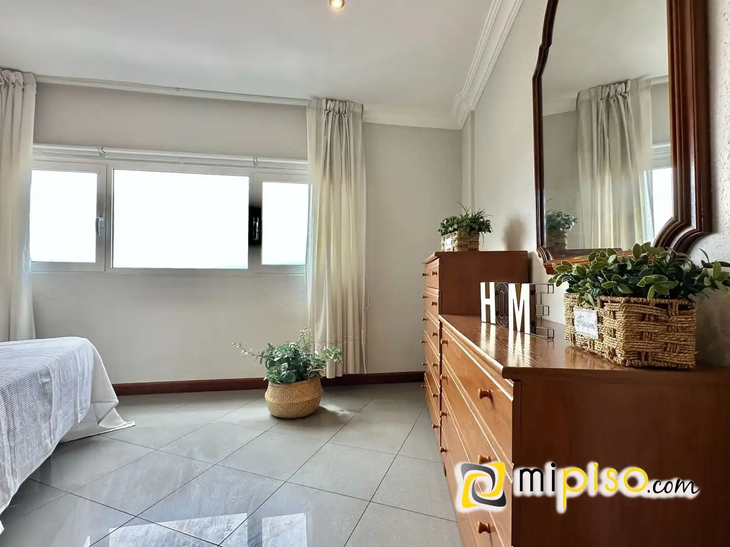 Bedroom of Flat for sale in Laredo  with Furnished