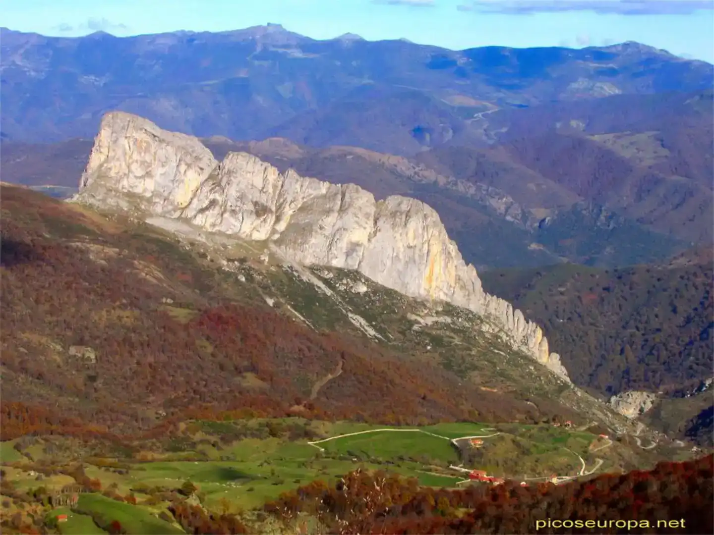 Vista exterior de Casa o xalet en venda en Pesaguero