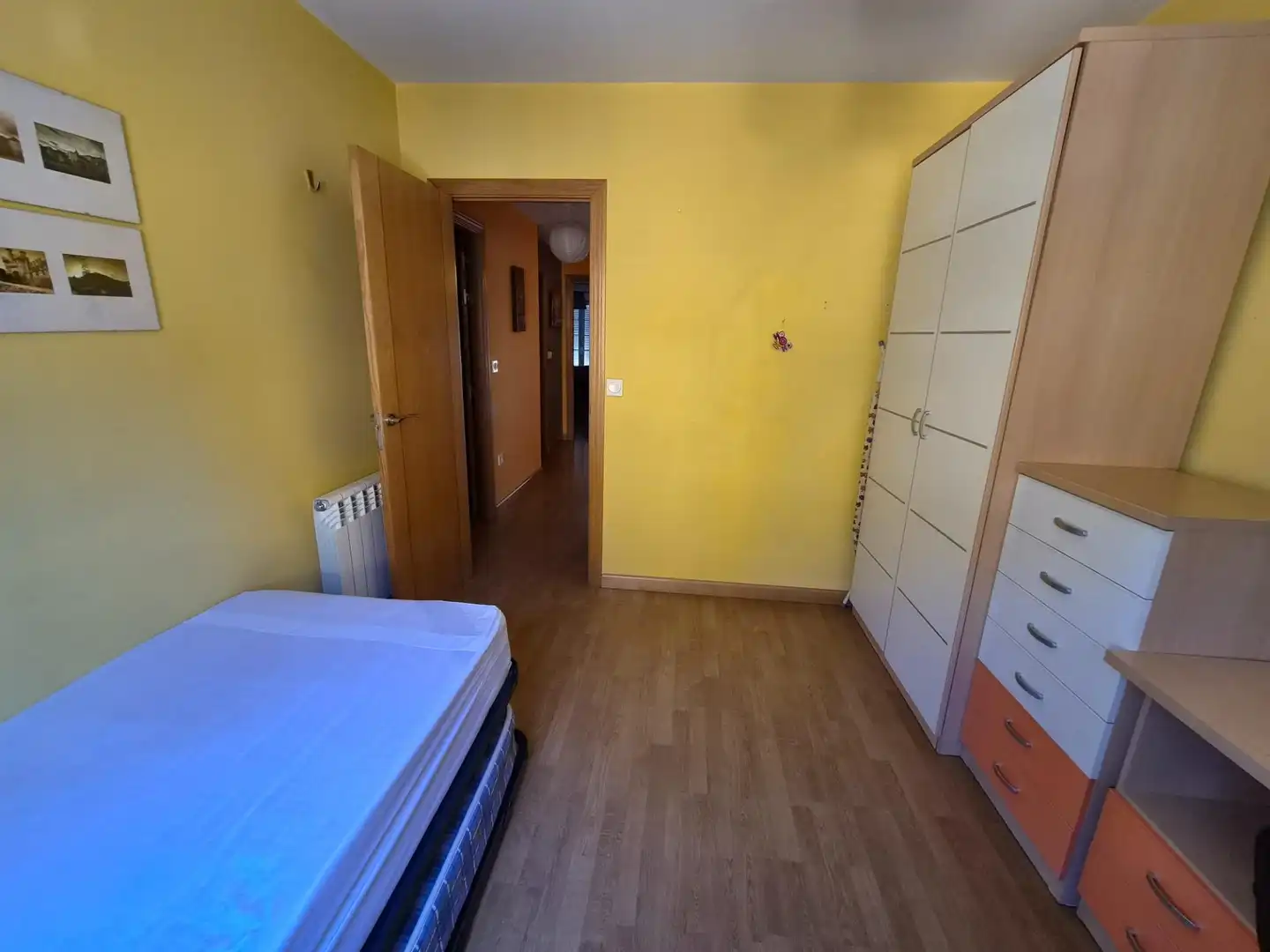 Dormitori de Apartament en venda en Ponferrada amb Calefacció, Traster i Moblat