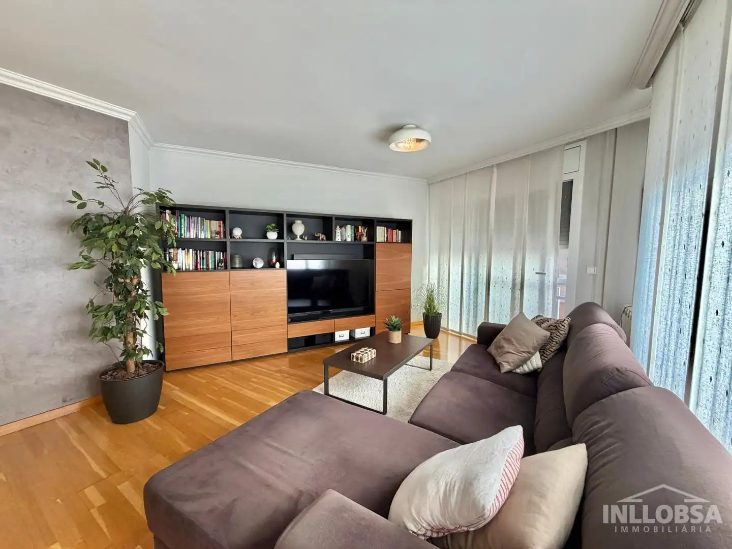 Sala d'estar de Pis en venda en Manresa amb Calefacció, Parquet i Terrassa