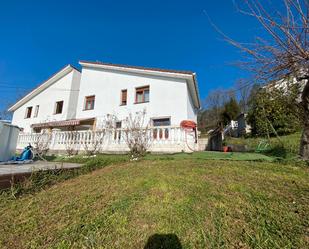 Exterior view of Single-family semi-detached for sale in Durango  with Private garden, Parquet flooring and Terrace