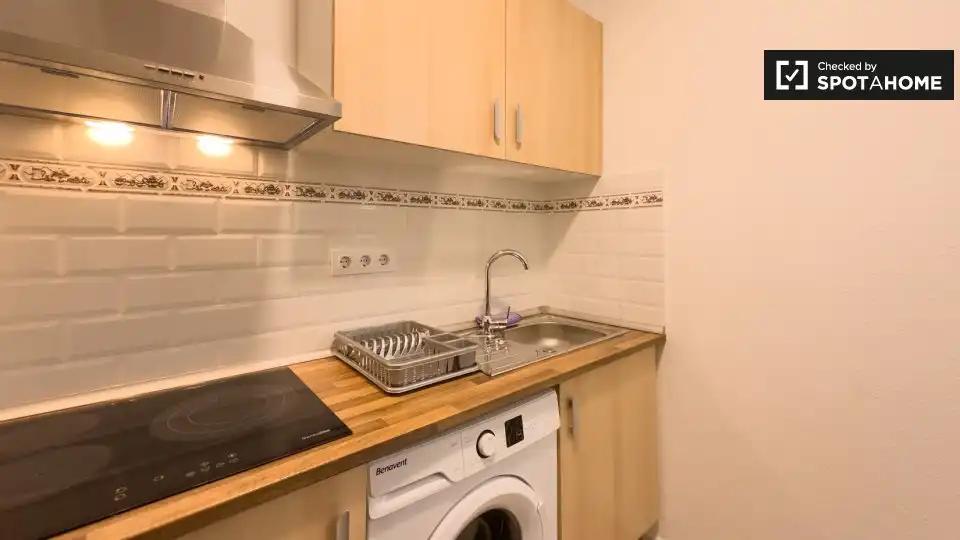 Room in Sant Pere, Sta. Caterina i la Ribera