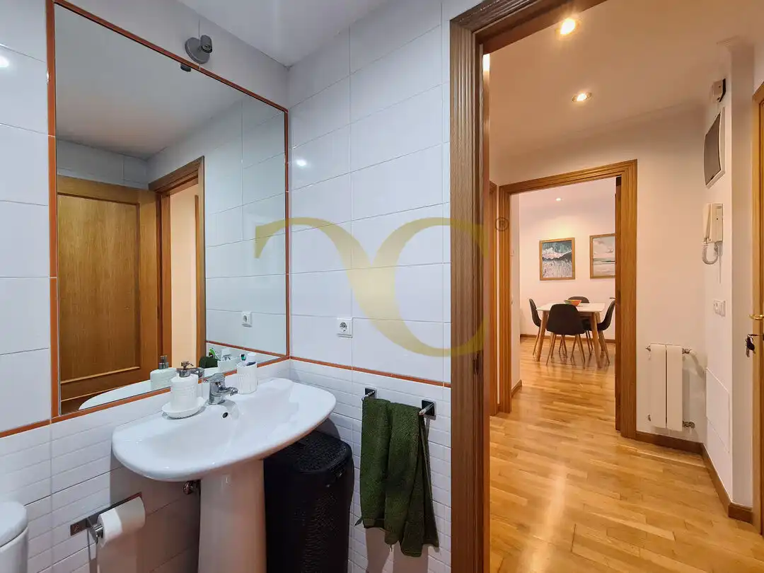 Badezimmer von Wohnungen zum Verkauf in Gijón  mit Heizung und Abstellraum