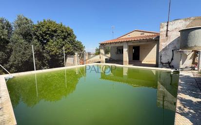 Piscina de Finca rústica en venda en La Pobla Llarga amb Jardí privat, Terrassa i Traster