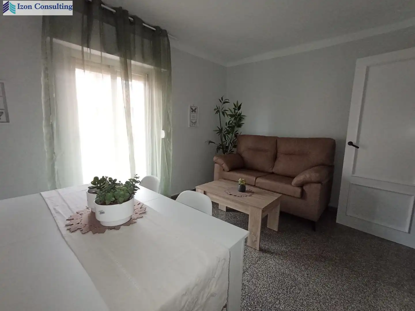 Sala d'estar de Pis de lloguer en Albacete amb Moblat