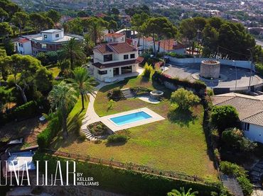 House for sale in Castelldefels - TORREMORUNA