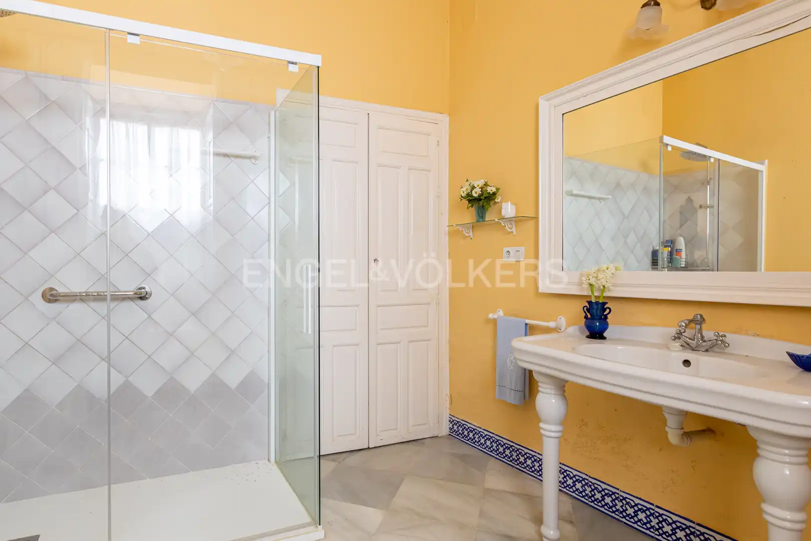 Baño de Casa o chalet en venta en Umbrete con Calefacción, Jardín privado y Piscina