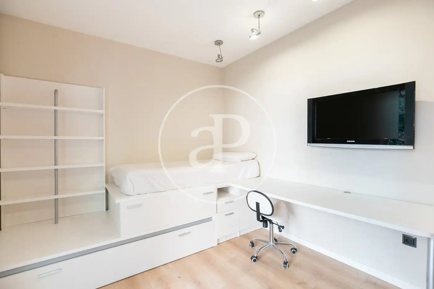 Habitación de Piso en venta en Barcelona con Calefacción, Jardín privado y Terraza