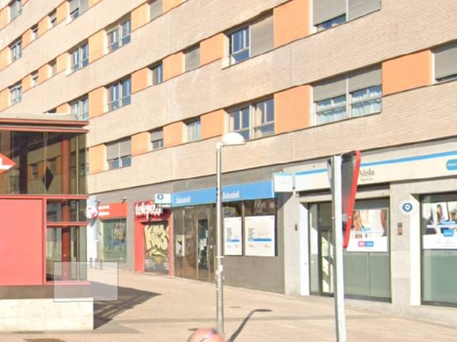 Local comercial en Alquiler en Calle del Príncipe Carlos, 50 en Sanchinarro