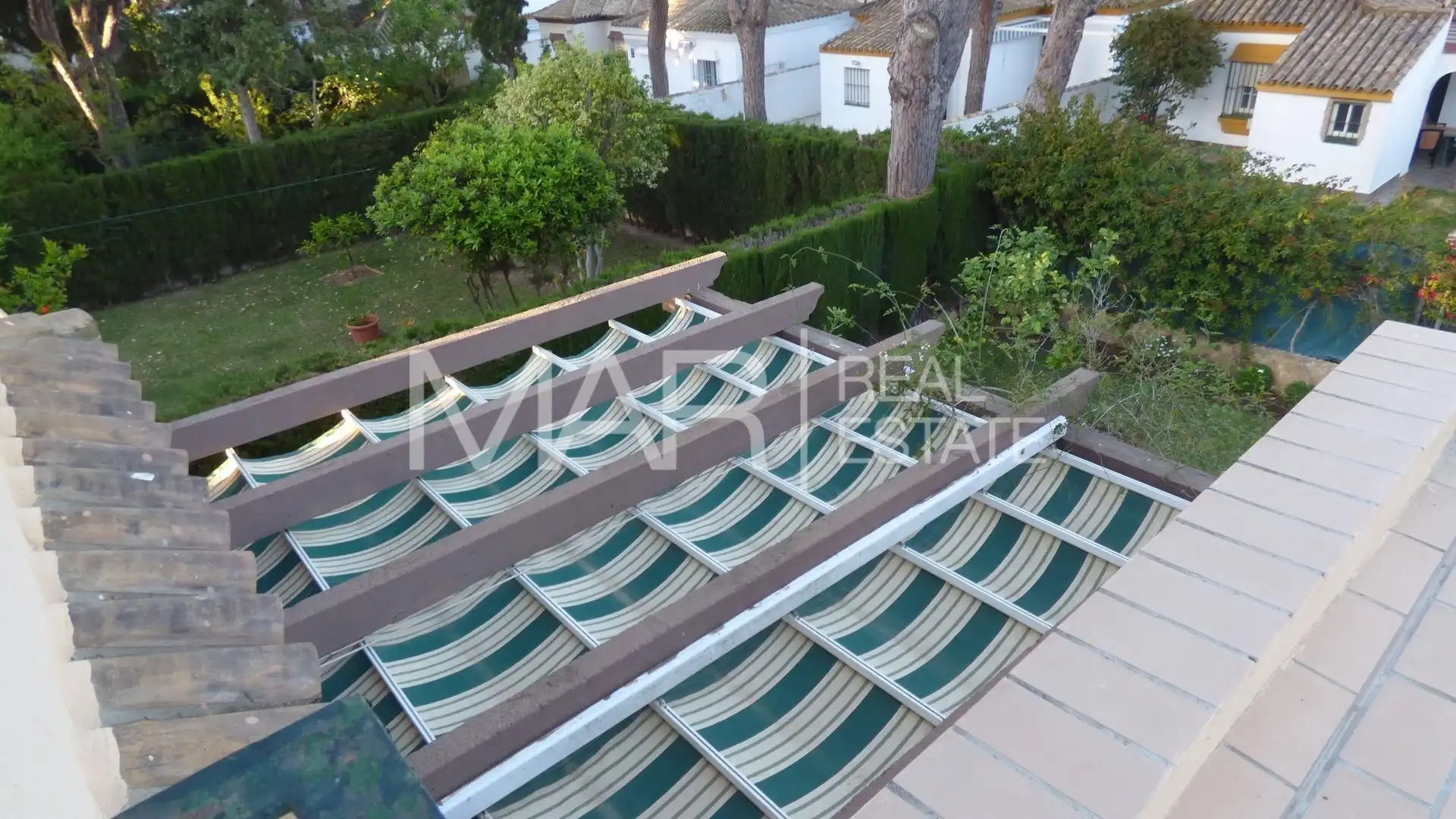 Terrassa de Casa o xalet en venda en Chiclana de la Frontera amb Aire condicionat, Jardí privat i Terrassa
