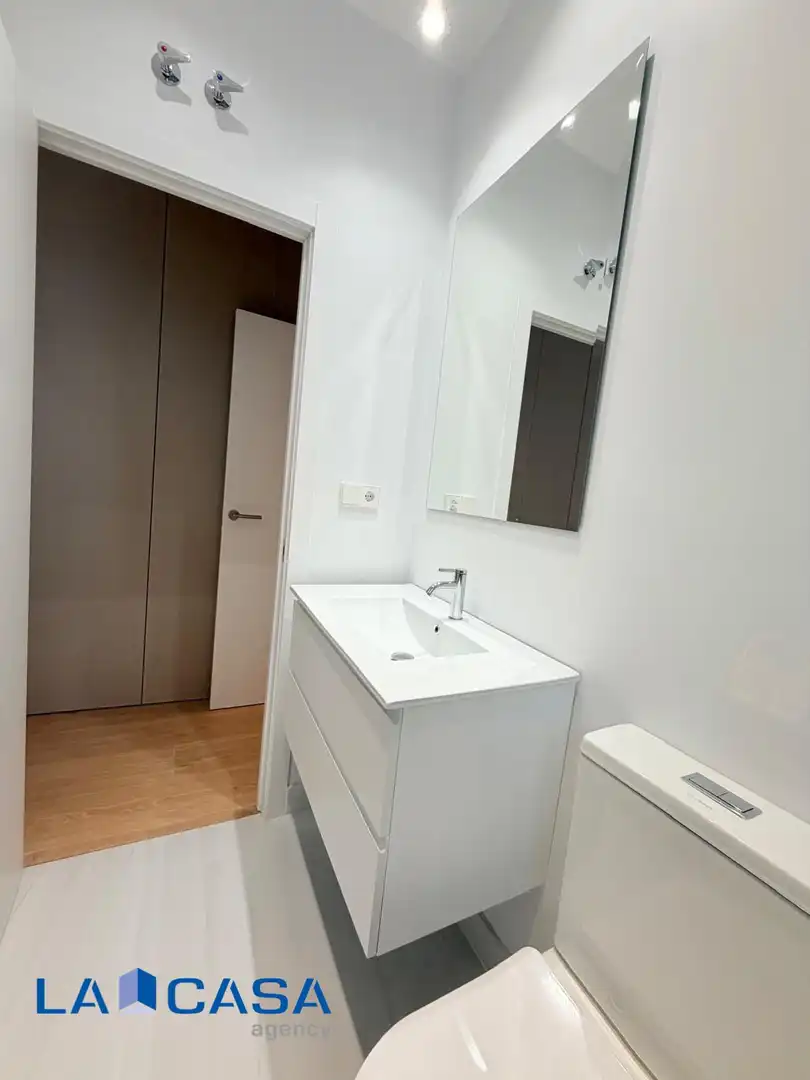 Bathroom of Ground floor for sale in Madrid  with Heating