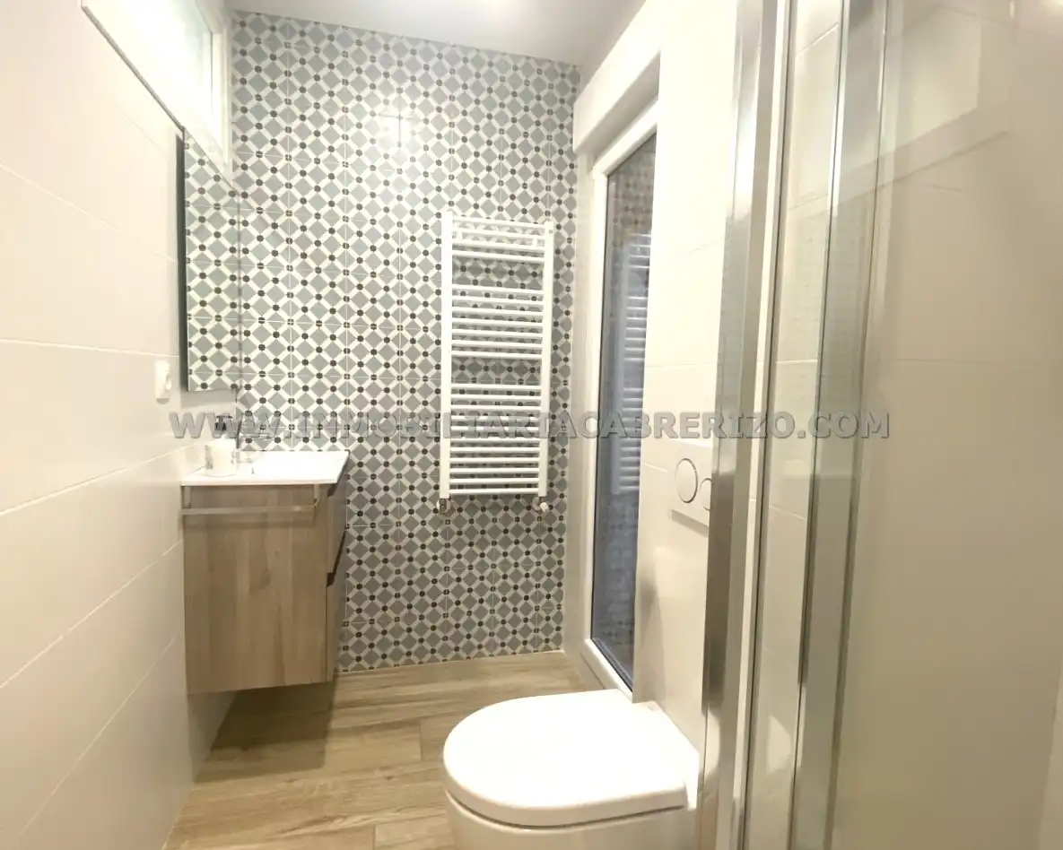 Bathroom of Flat for sale in  Pamplona / Iruña  with Heating, Furnished and Oven