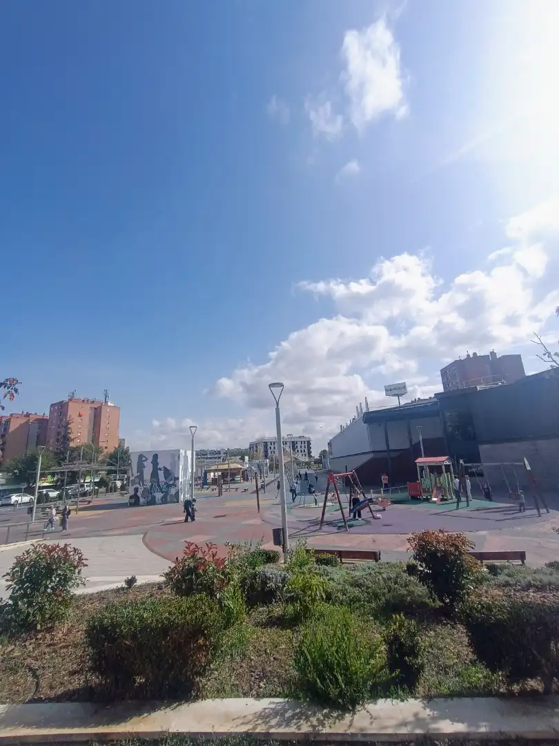 Vista exterior de Pis en venda en Coslada amb Calefacció i Terrassa
