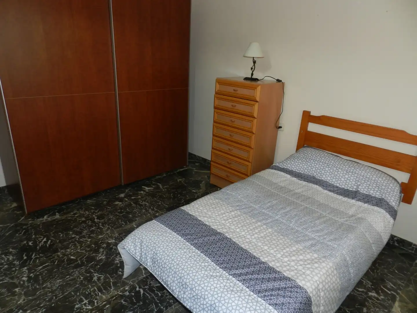 Bedroom of Flat for rent in Linares  with Air Conditioner, Heating and Furnished