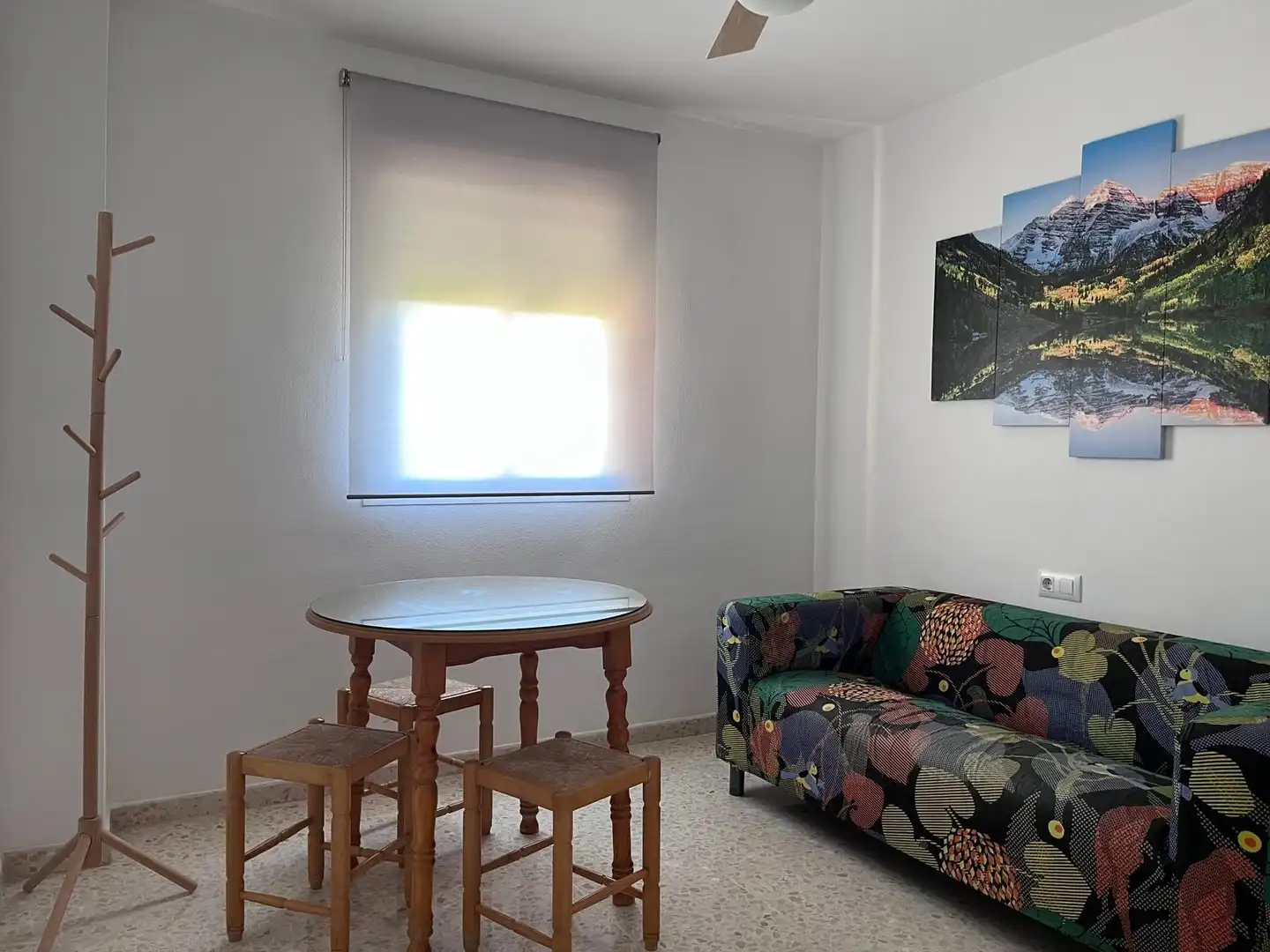 Habitación de Apartamento de alquiler en Málaga con Jardín privado, Terraza y Amueblado