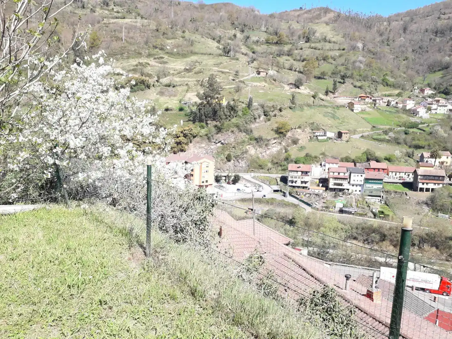 Vista exterior de Terreno en venta en Mieres (Asturias)