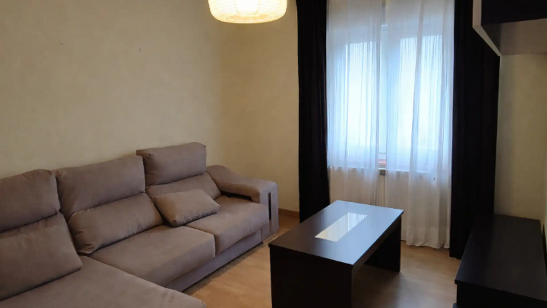 Sala de estar de Piso de alquiler en Torrelavega  con Calefacción, Amueblado y Horno