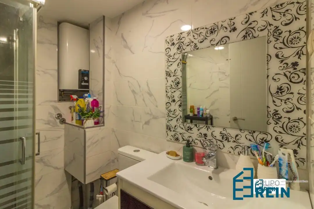 Baño de Local en venta en Madrid