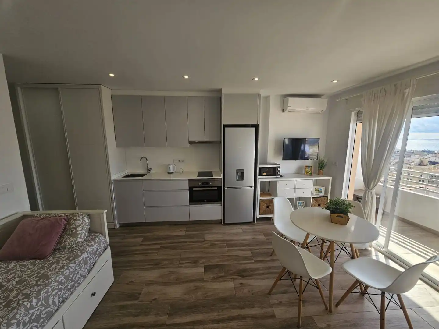 Study for rent in POETA VILA Y BLANCO, 4, Ensanche - Diputación
