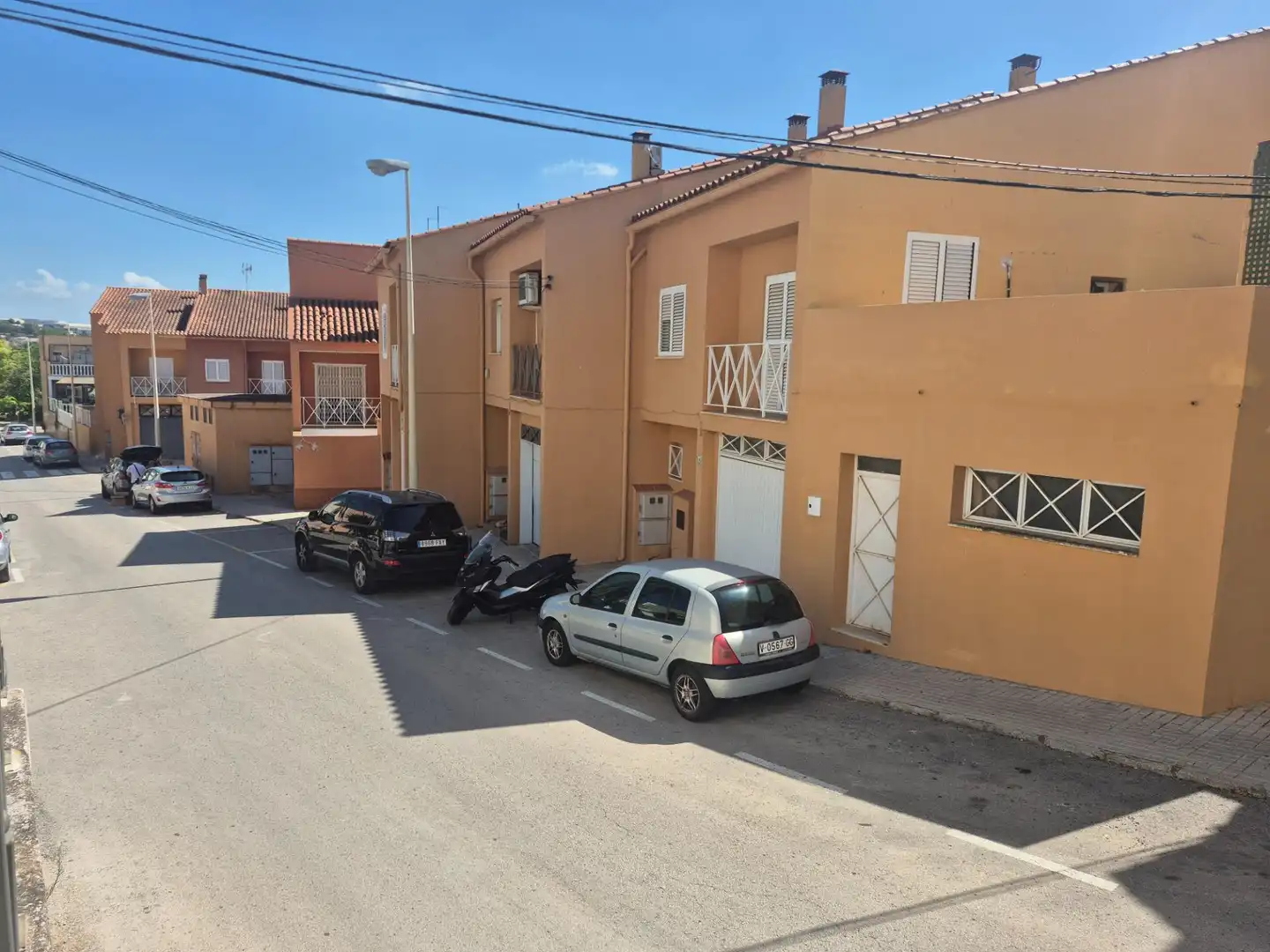 Parking de Casa adosada de alquiler en Manises con Aire acondicionado, Terraza y Amueblado