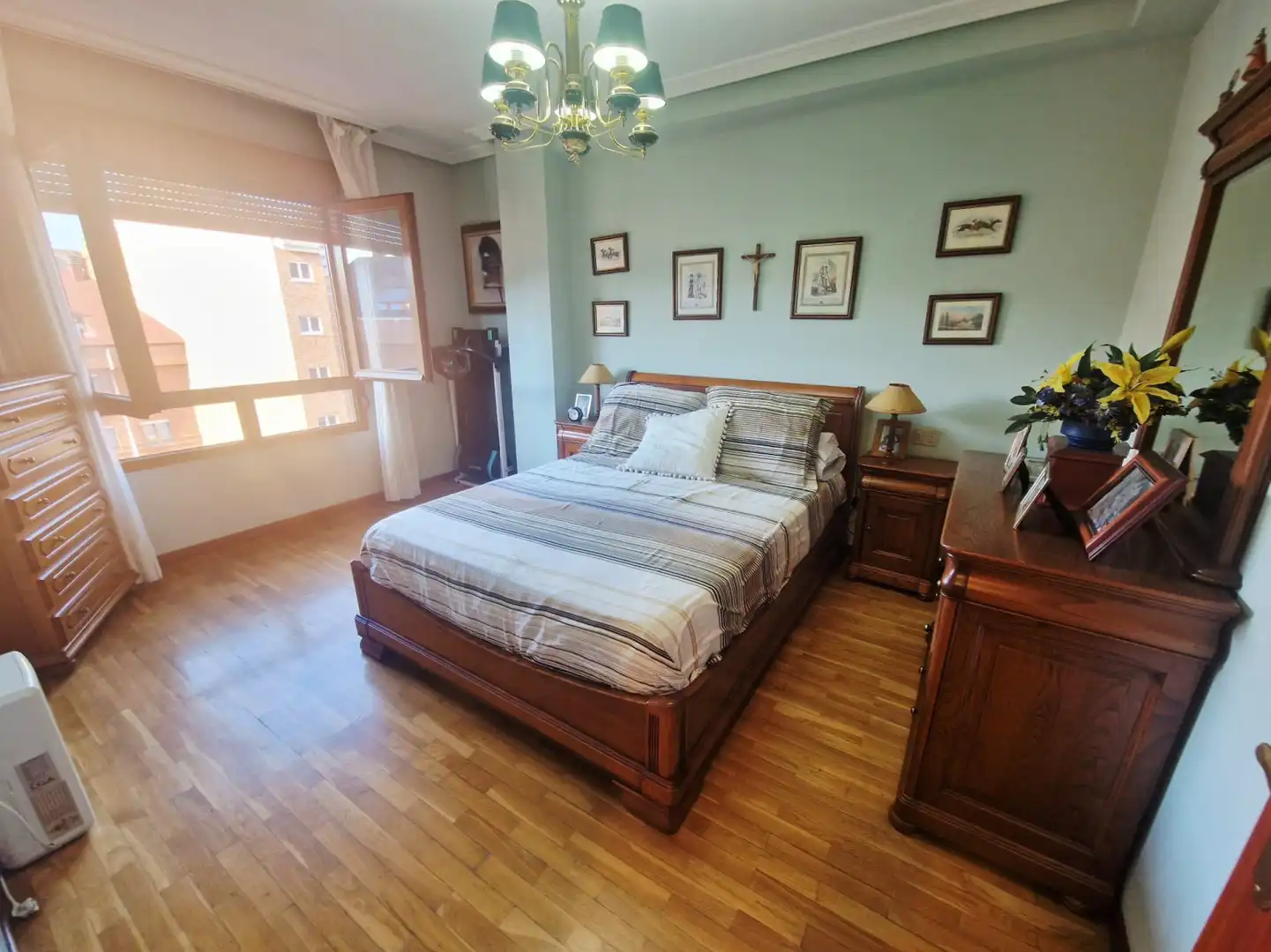 Dormitori de Pis en venda en Avilés amb Calefacció, Parquet i Terrassa