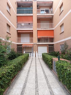 Vista exterior de Pis en venda en Gandia amb Terrassa i Balcó