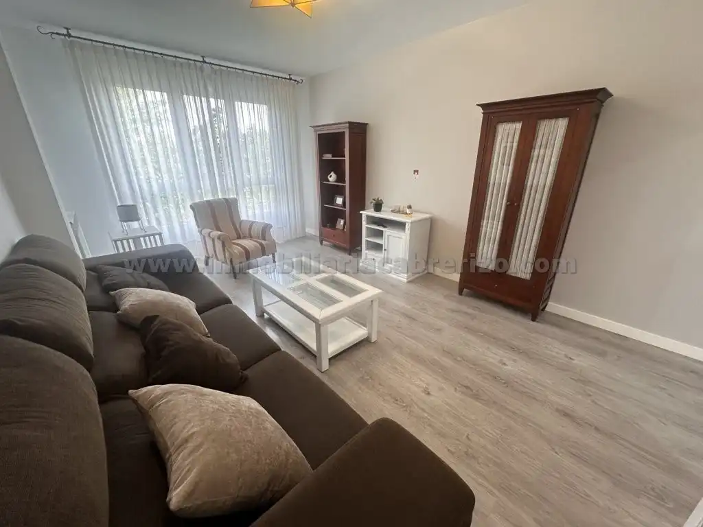 Sala d'estar de Pis de lloguer en  Logroño amb Aire condicionat, Calefacció i Parquet