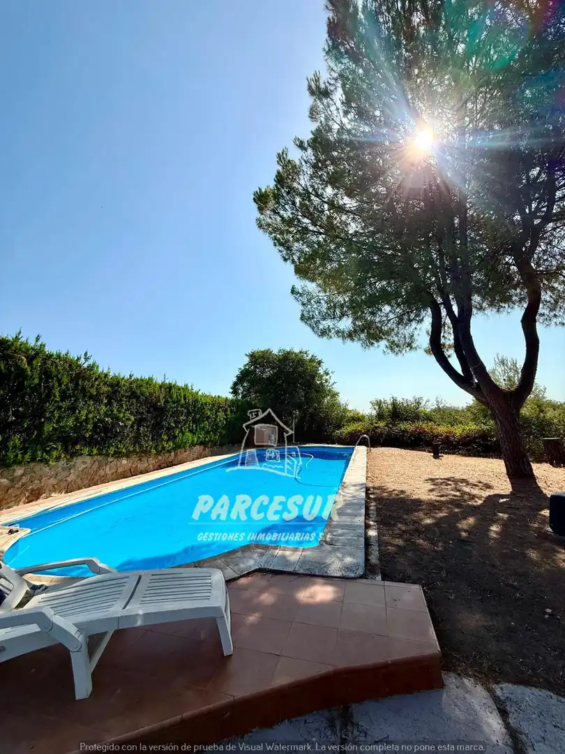 Piscina de Finca rústica en venda en Almodóvar del Río amb Aire condicionat, Jardí privat i Terrassa