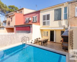 Swimming pool of Single-family semi-detached for sale in L'Eliana  with Air Conditioner, Heating and Terrace