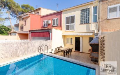 Swimming pool of Single-family semi-detached for sale in L'Eliana  with Air Conditioner, Terrace and Swimming Pool