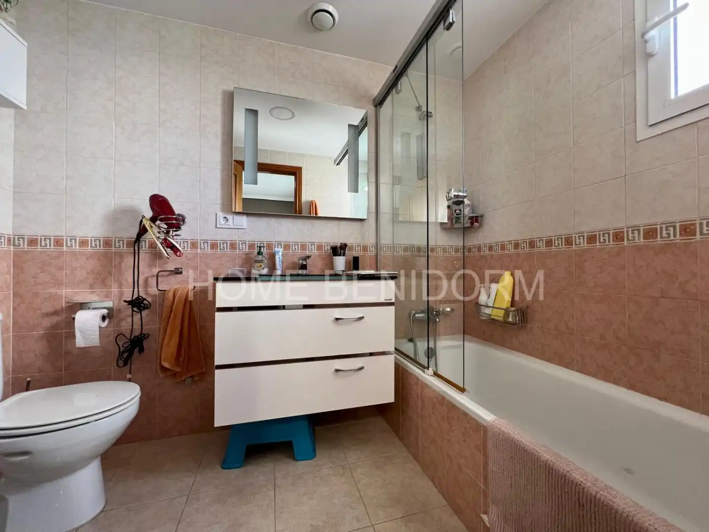 Baño de Piso en venta en La Nucia con Terraza, Trastero y Piscina comunitaria