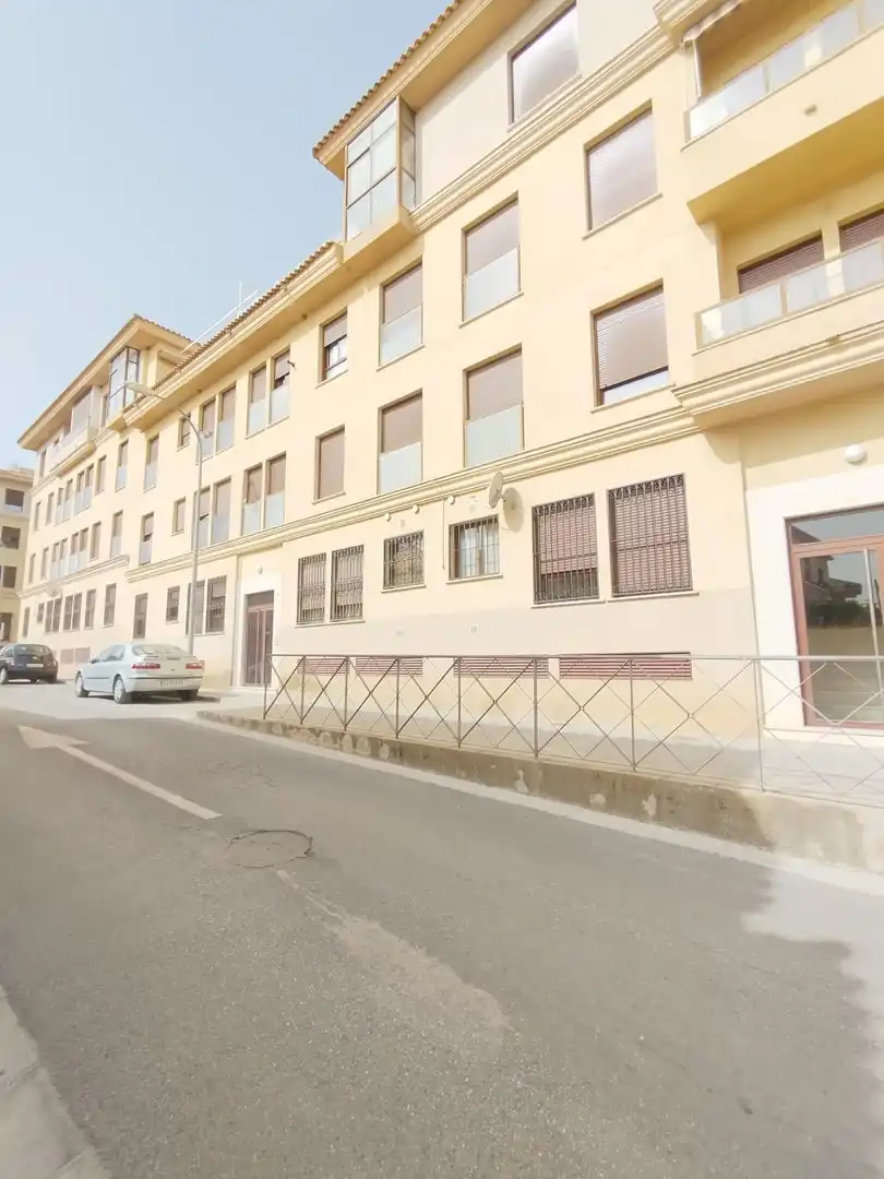 Vista exterior de Àtic en venda en Guadix amb Aire condicionat, Calefacció i Terrassa