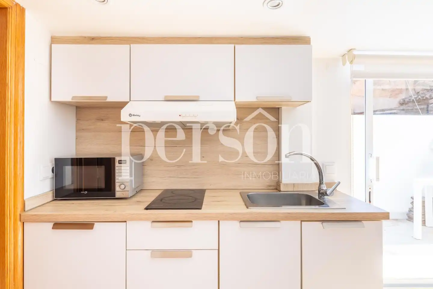 Kitchen of Study for rent in Valencia  with Air Conditioner, Parquet flooring and Terrace
