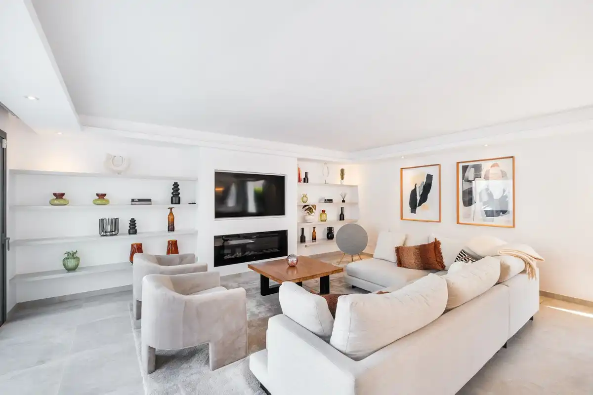 Sala de estar de Casa o chalet en venta en Marbella con Aire acondicionado, Jardín privado y Terraza