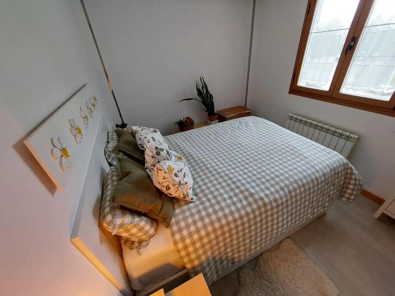Bedroom of Flat for sale in Villaquilambre