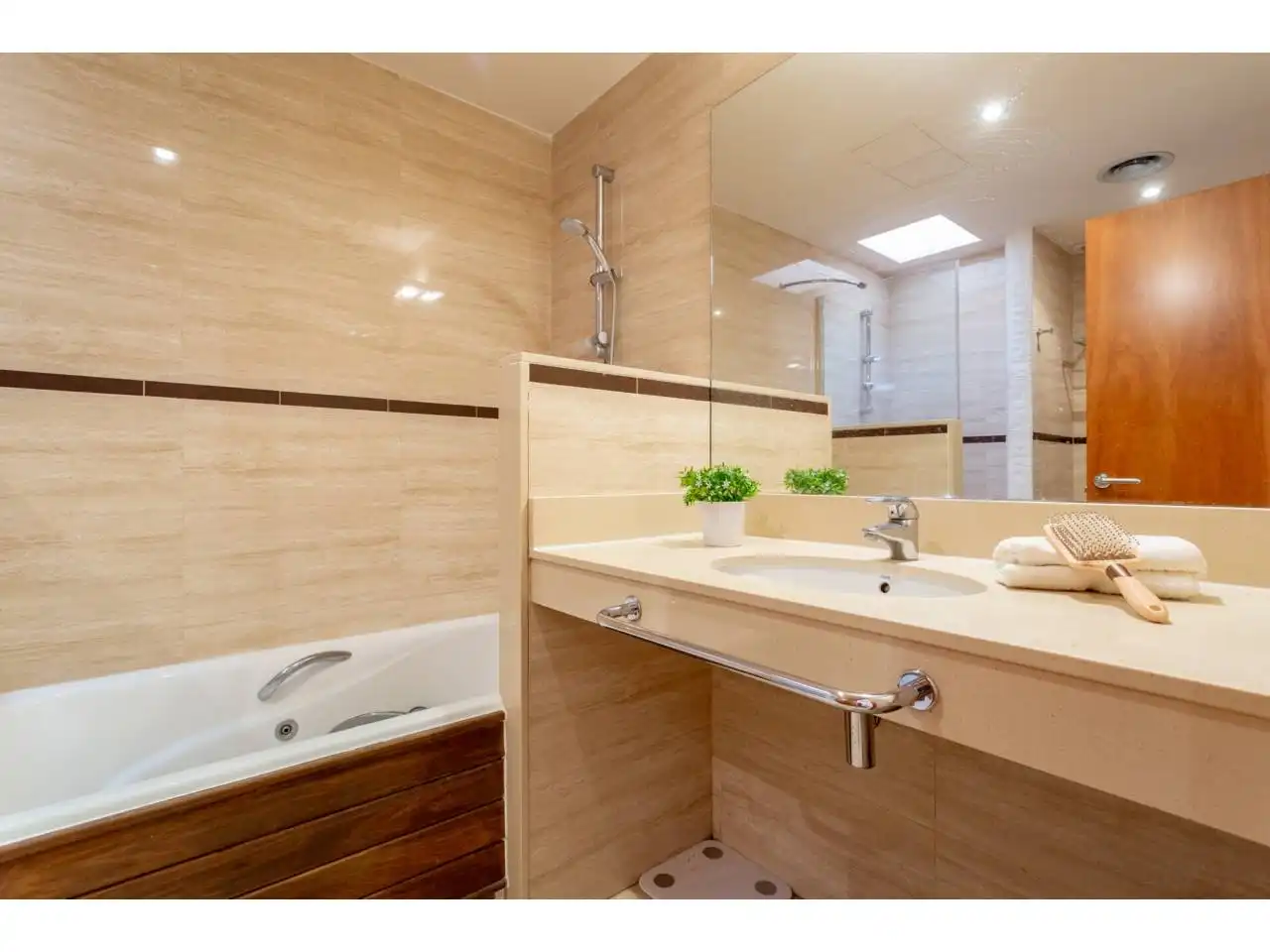 Baño de Casa o chalet en venta en Mont-roig del Camp con Aire acondicionado, Calefacción y Jardín privado