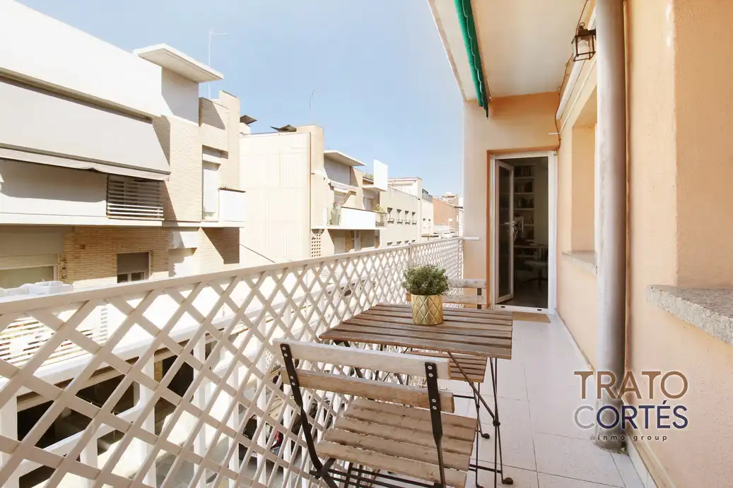Appartamento con terrazza in vendita a Carrer de Montflorit, imagen 2