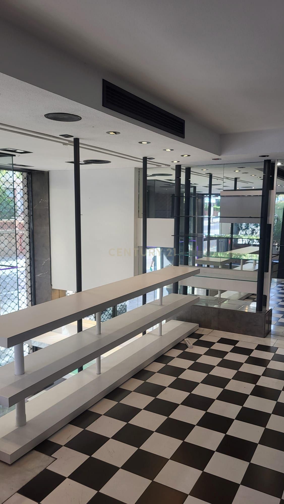 Local de alquiler en  Barcelona Capital