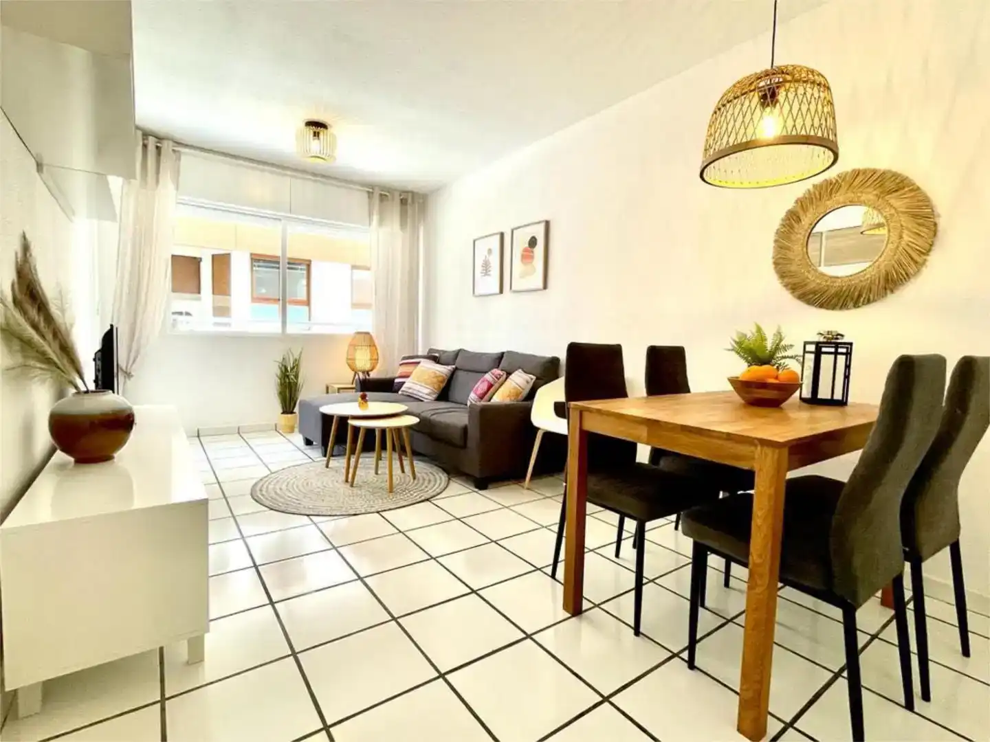 Wohnzimmer von Wohnungen zur Miete in Torrevieja mit Klimaanlage, Schwimmbad und Balkon