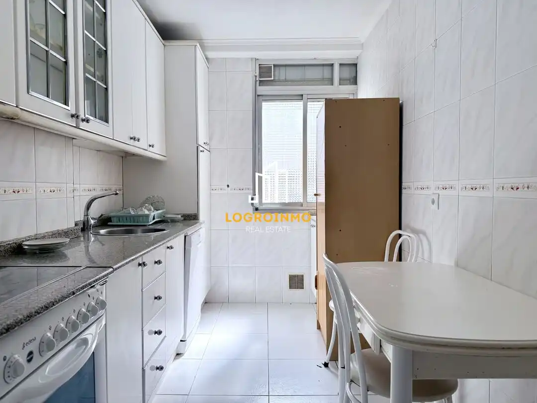 Vista exterior de Piso en venta en  Logroño con Aire acondicionado, Calefacción y Balcón