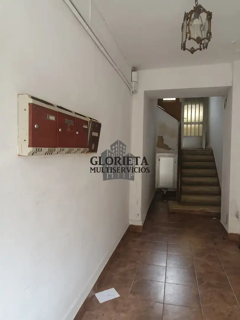 Piso en venta en Vigo  con Calefacción, Jardín privado y Amueblado