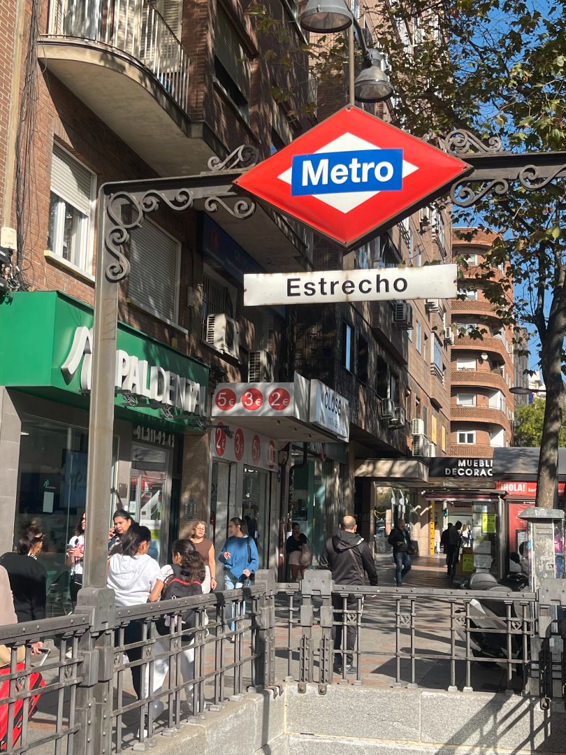 Vista exterior de Pis en venda en  Madrid Capital amb Calefacció, Terrassa i Balcó